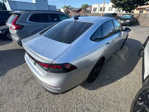 Certified 2025 Honda Accord SE image 5