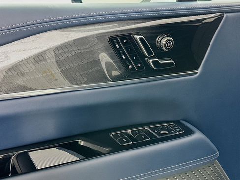 Used 2025 Cadillac Escalade IQ Sport 2 w/ LPO, ONYX Package image 19