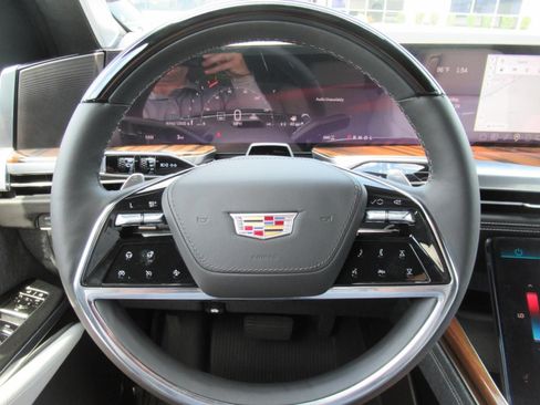 New 2026 Cadillac Escalade Platinum Luxury w/ LPO, Radiant Package AWD/4WD image 27