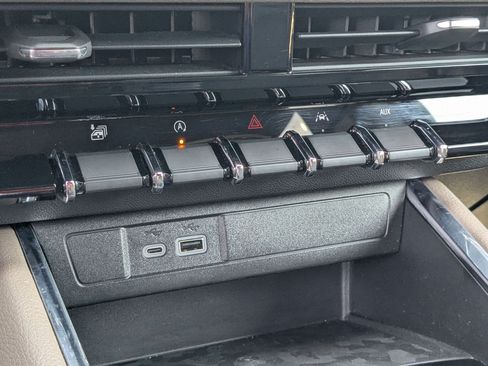 Certified 2023 GMC Canyon Denali AWD/4WD image 26