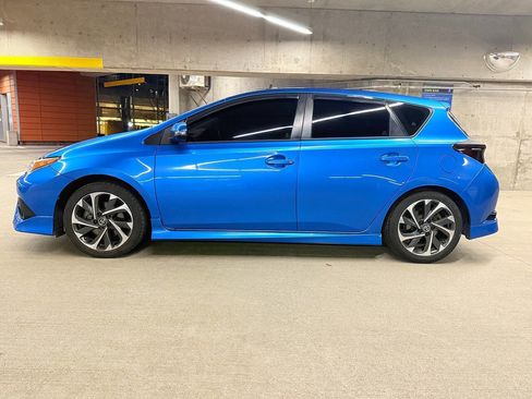 Used 2018 Toyota Corolla iM w/ Carpet Mat Package (TMS) image 8