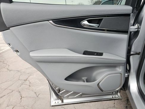 Used 2022 Lincoln Nautilus Reserve image 24