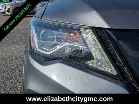 Used 2019 Nissan Pathfinder SL image 10
