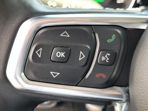 Used 2022 Jeep Wrangler Unlimited Sahara w/ Cold Weather Group image 17