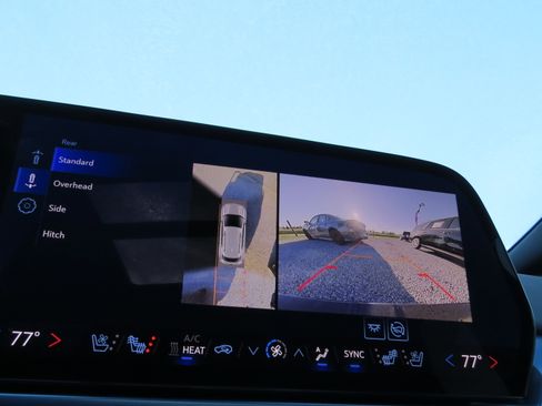 Used 2024 Chevrolet Equinox LT image 10