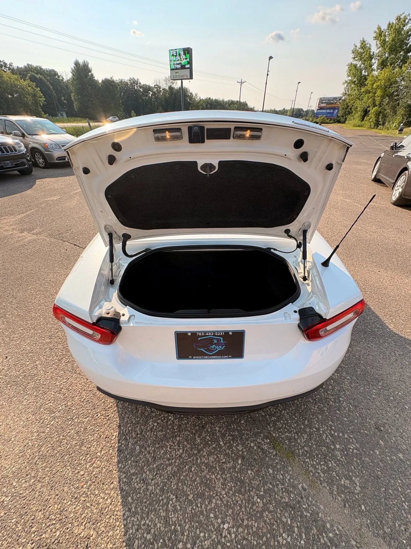 Used 2019 FIAT 124 Spider Abarth w/ Navigation & Sound Group RWD image 37