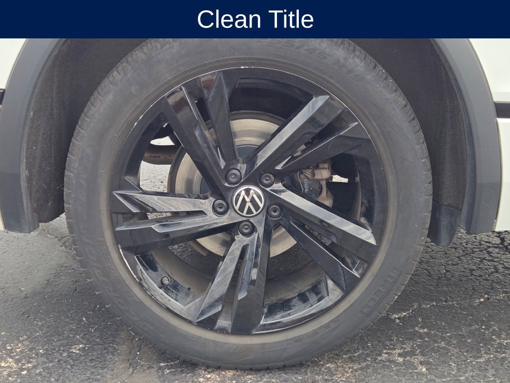 Used 2024 Volkswagen Tiguan SE R-Line w/ MDO Package, Two-Row AWD/4WD image 17