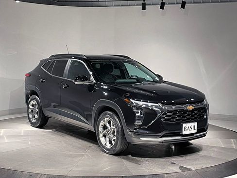 Used 2024 Chevrolet Trax LT image 37