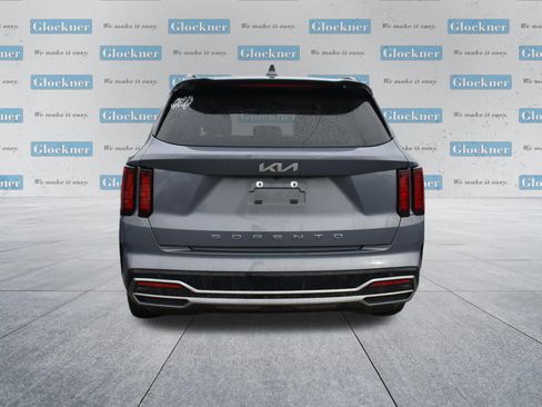 Used 2022 Kia Sorento S w/ Panoramic Sunroof Package image 6