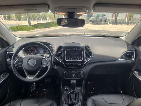 Used 2019 Jeep Cherokee Limited w/ Technology Group AWD/4WD image 20