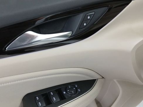 Used 2019 Buick Regal Essence w/ Driver Confidence Package I image 7