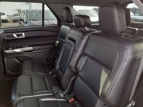 Used 2024 Ford Explorer XLT w/ Equipment Group 202A image 15