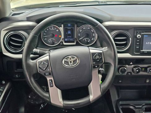 Used 2017 Toyota Tacoma SR5 w/ Tow Package AWD/4WD image 17