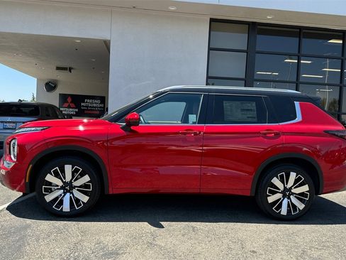 New 2025 Mitsubishi Outlander SEL image 8