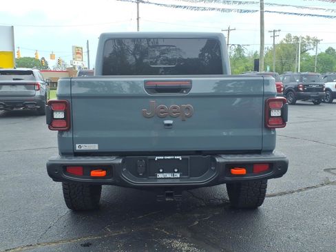 Used 2026 Jeep Gladiator Mojave AWD/4WD image 13