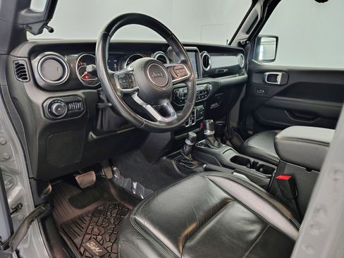 Used 2020 Jeep Wrangler Unlimited Sahara AWD/4WD image 39