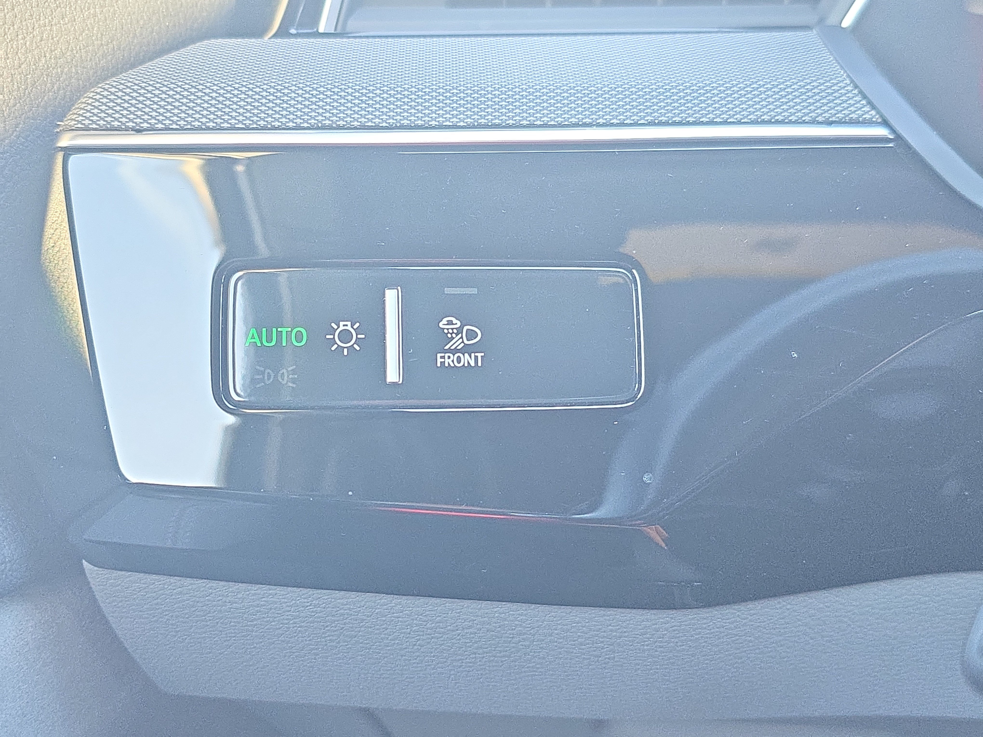 Used 2024 Audi Q8 e-tron Prestige w/ Prestige Package AWD/4WD image 24