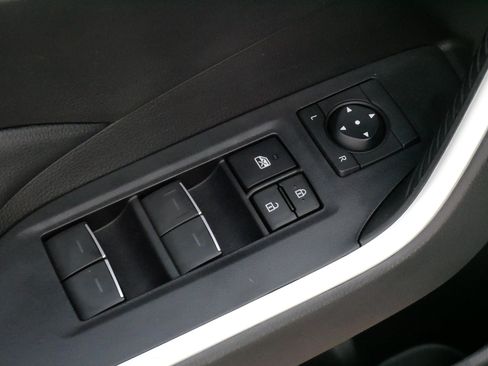Used 2022 Toyota RAV4 XLE w/ Convenience Package AWD/4WD image 19