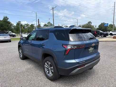Used 2025 Chevrolet Equinox LT w/ Convenience Package II FWD image 7