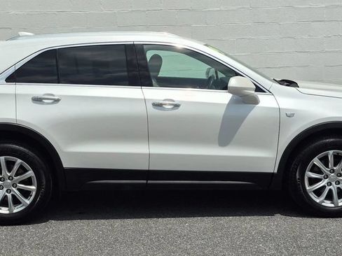 Used 2019 Cadillac XT4 Luxury w/ Cold Weather Package AWD/4WD image 6