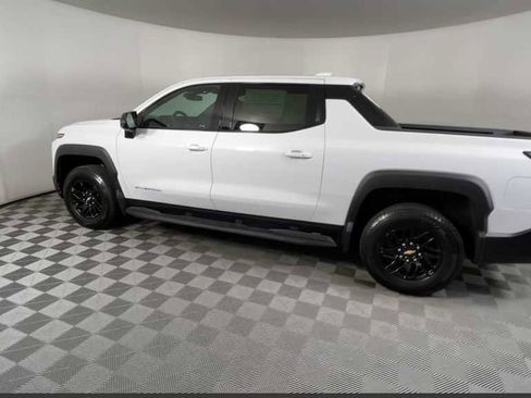 New 2025 Chevrolet Silverado EV LT image 17