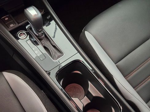 Used 2022 Nissan Kicks SR w/ Premium Package FWD image 32