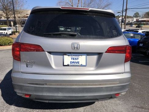 Used 2018 Honda Pilot EX image 4
