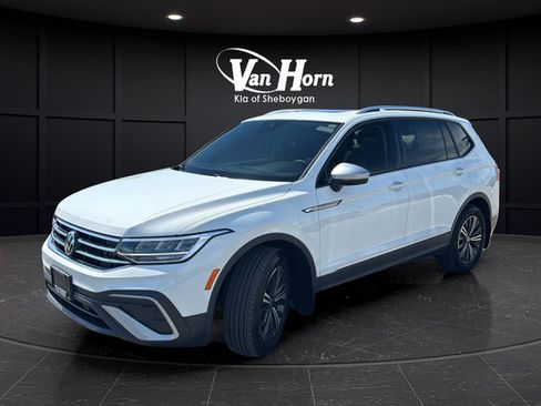 Used 2024 Volkswagen Tiguan Wolfsburg Edition AWD/4WD image 3