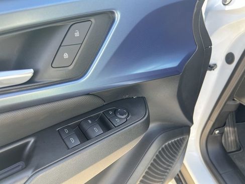 New 2025 Chevrolet Equinox EV LT image 24