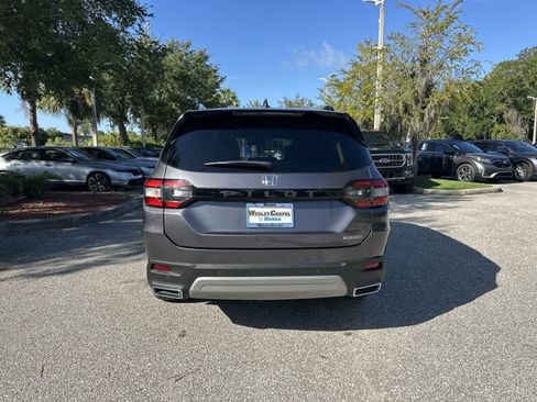 Used 2023 Honda Pilot Touring image 5