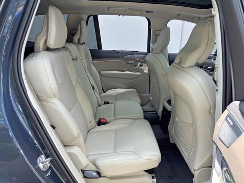 Used 2022 Volvo XC90 T8 Inscription w/ Advanced Package AWD/4WD image 39
