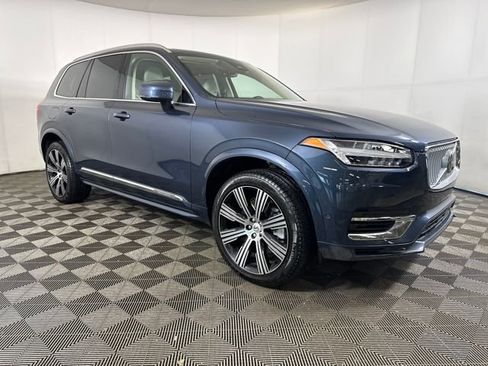 Used 2024 Volvo XC90 T8 Ultimate w/ Lounge Package image 2
