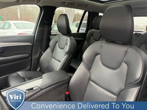 Used 2022 Volvo XC90 T5 Momentum w/ Climate Package image 18