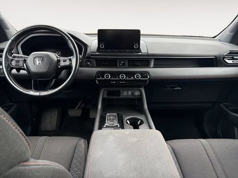 Used 2025 Honda Pilot Sport image 10