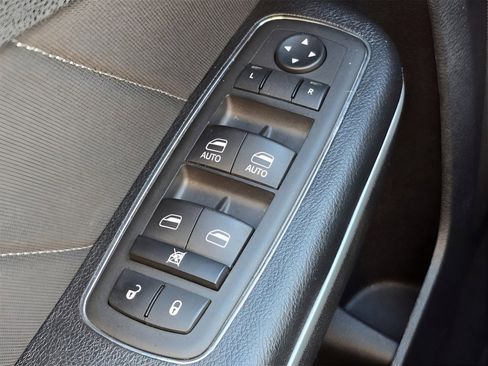 Used 2023 Dodge Charger SXT image 31