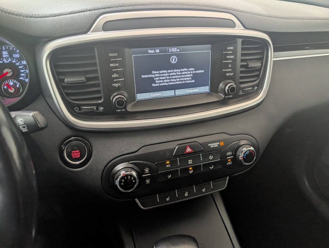 Used 2019 Kia Sorento AWD image 10