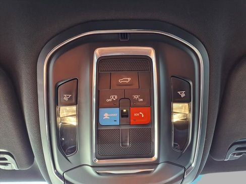 Used 2024 Jeep Wagoneer L Series II w/ Flexible Seating Group image 15