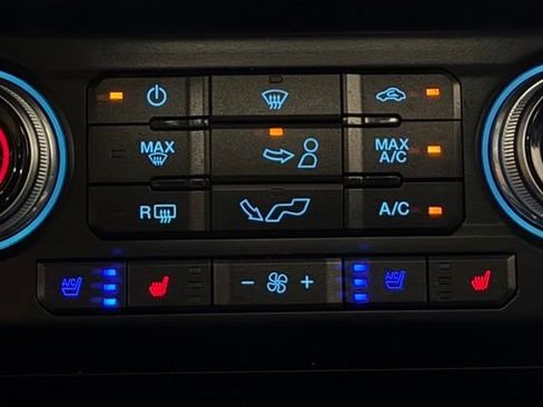 Used 2016 Ford F150 Lariat w/ Equipment Group 502A Luxury AWD/4WD image 19