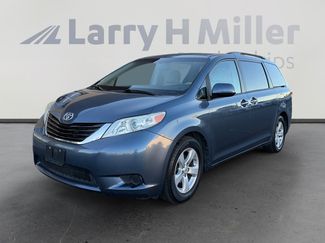 Used 2014 Toyota Sienna LE video 1