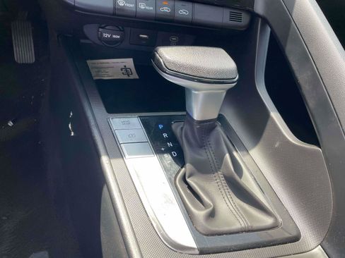 Used 2024 Hyundai Elantra SEL FWD image 14