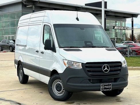 Used 2025 Mercedes-Benz Sprinter 2500 image 1