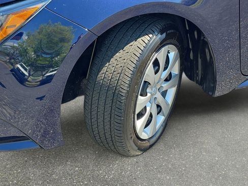 Used 2025 Toyota Corolla LE image 30