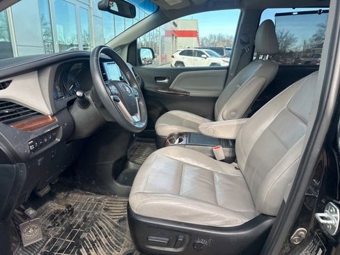Used 2015 Toyota Sienna Limited Premium image 14