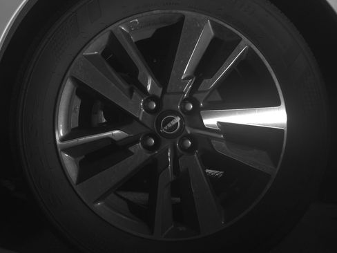 Used 2025 Nissan Versa SV image 12