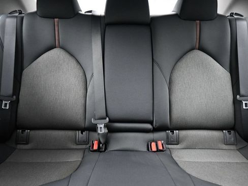Used 2019 Toyota Camry LE FWD image 26