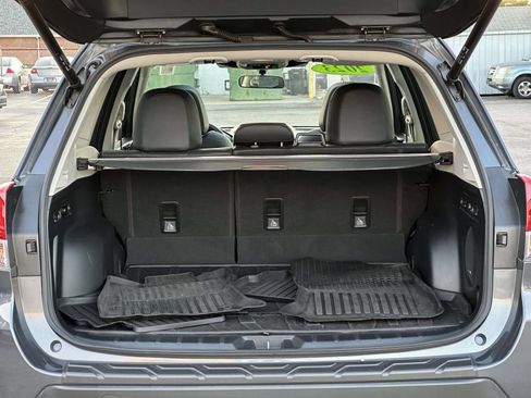 Used 2023 Subaru Forester Limited AWD/4WD image 15