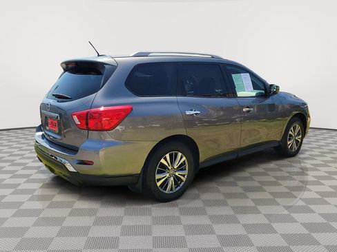 Used 2018 Nissan Pathfinder S FWD image 4
