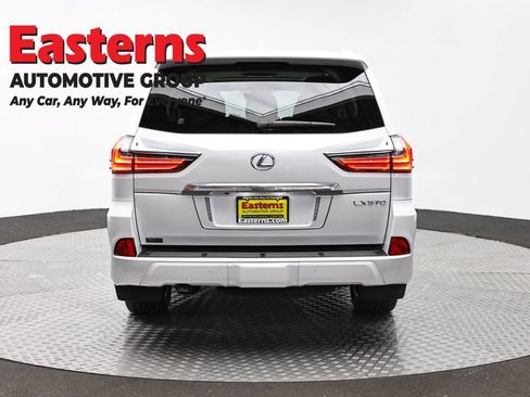 Used 2018 Lexus LX 570 4WD w/ Luxury Package image 6