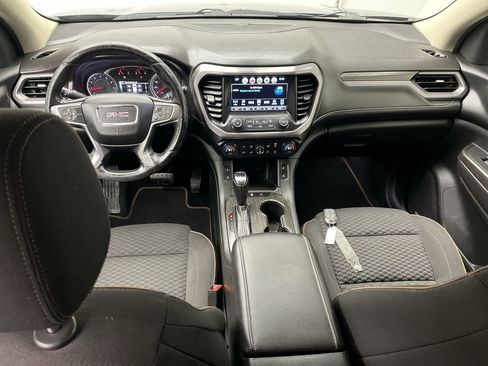 Used 2017 GMC Acadia SLE w/ Driver Alert Package I image 4