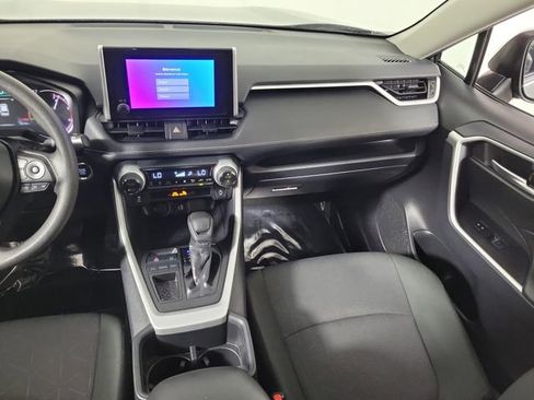 Used 2025 Toyota RAV4 XLE FWD image 17
